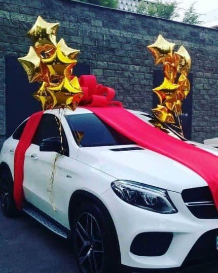 Украшения автомобиля шарами